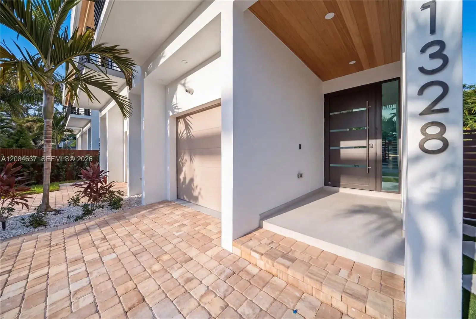 1328 NE 16th Ter, Fort Lauderdale FL 33304 photo 2