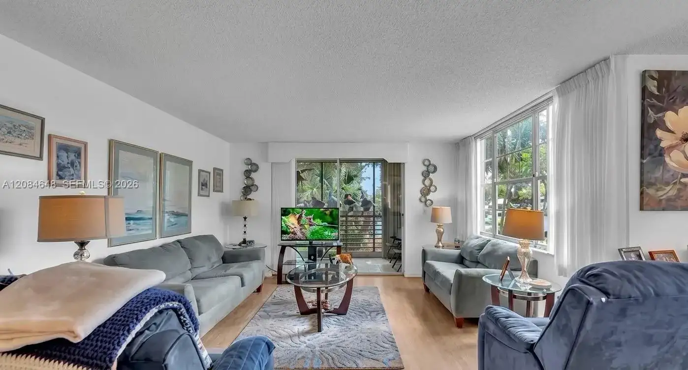 1300 Saint Charles Pl # L11, Pembroke Pines FL 33026 photo 2