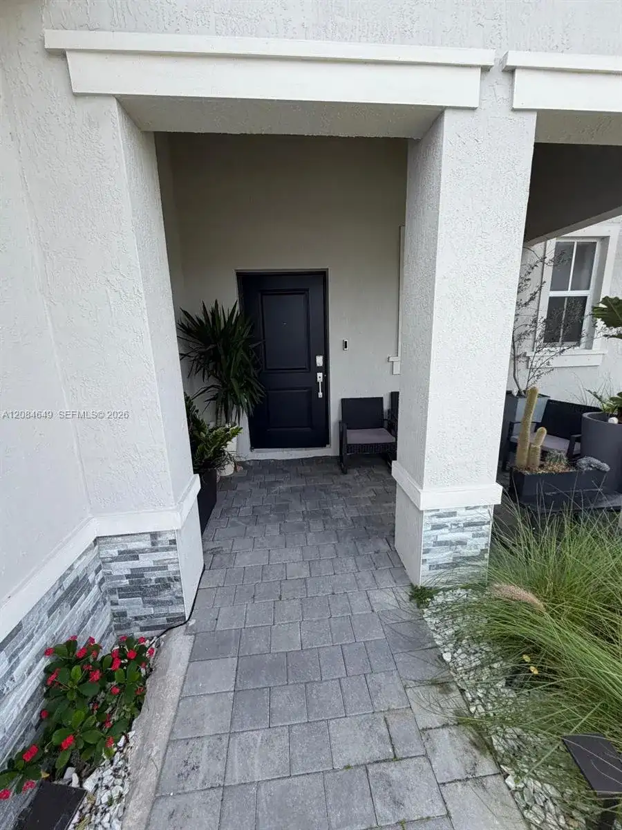2618 SE 9th St, Homestead FL 33035 photo 3