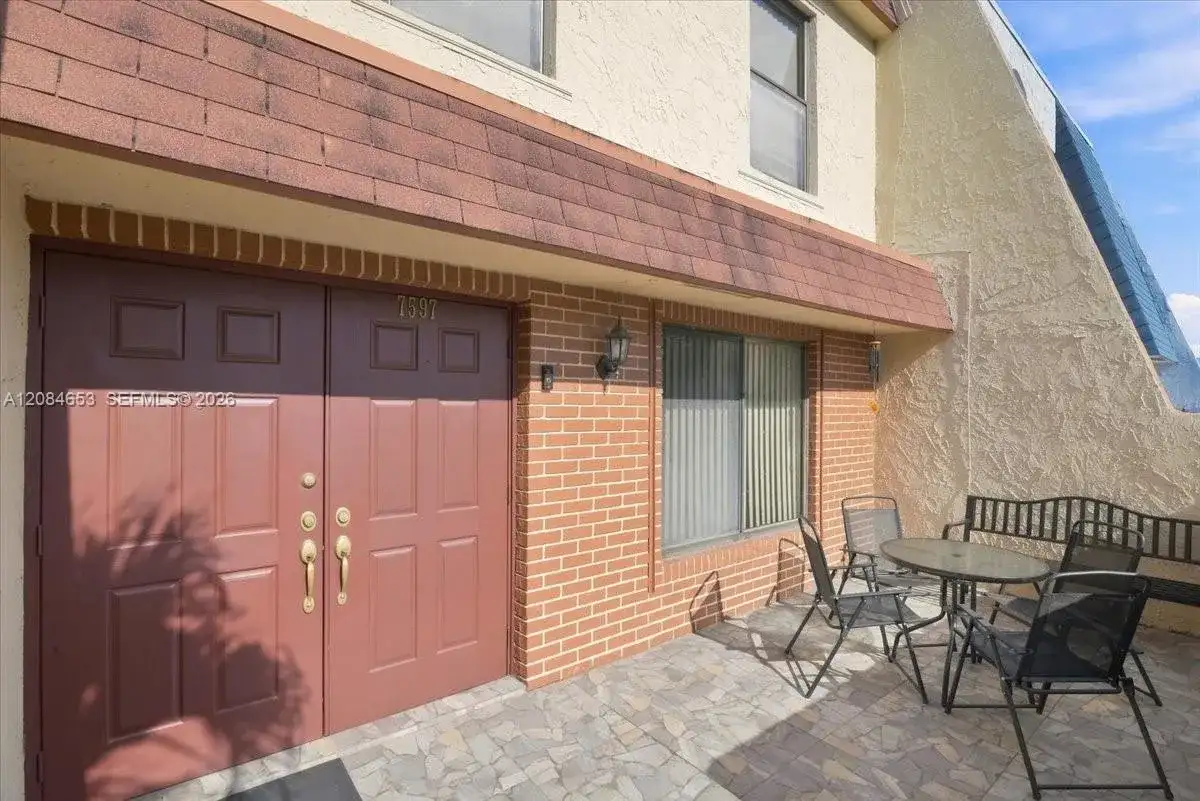 7597 NW 75th Ave, Tamarac FL 33321 photo 5