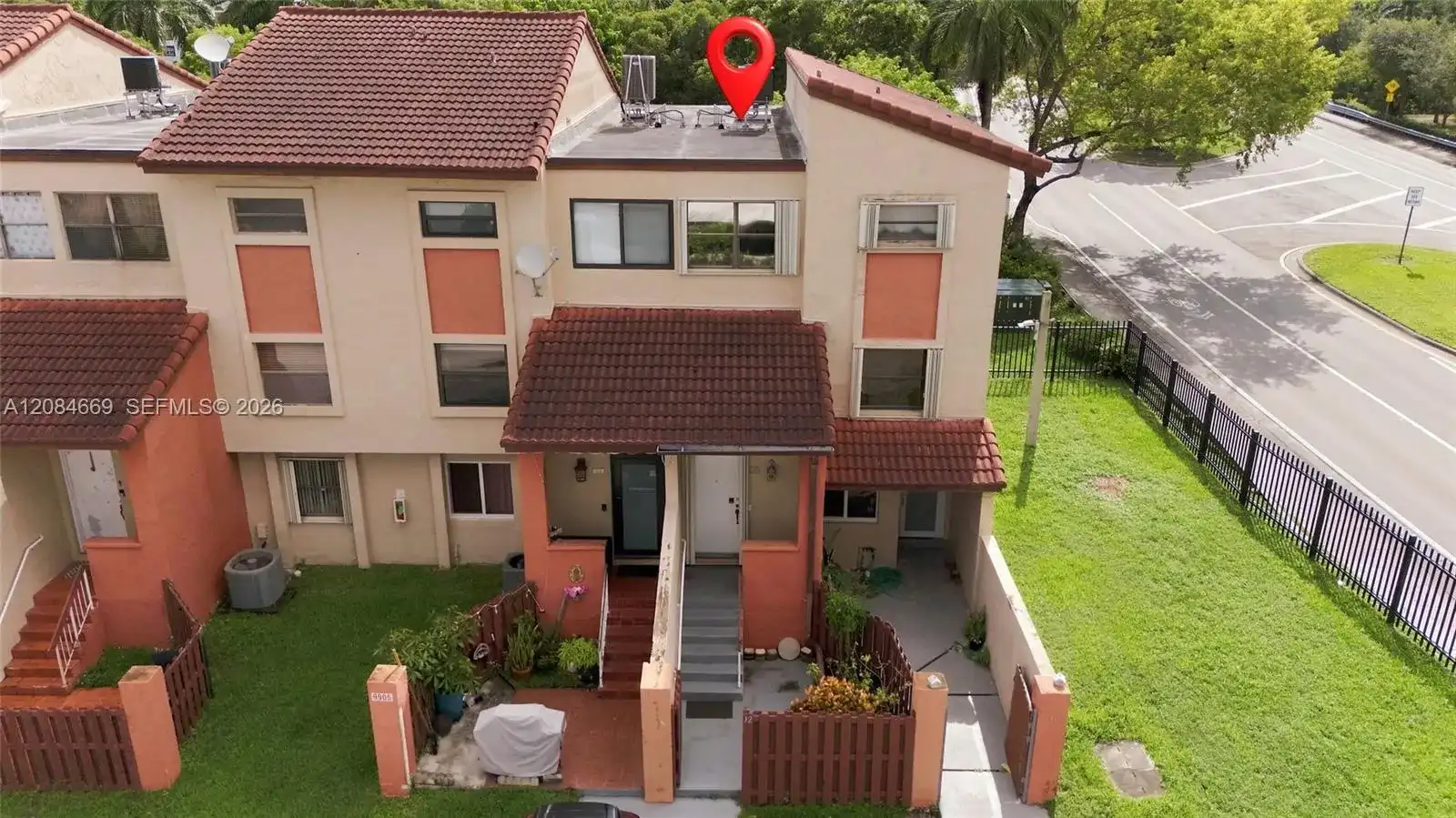 9905 NW 9th St Cir # 21, Miami FL 33172