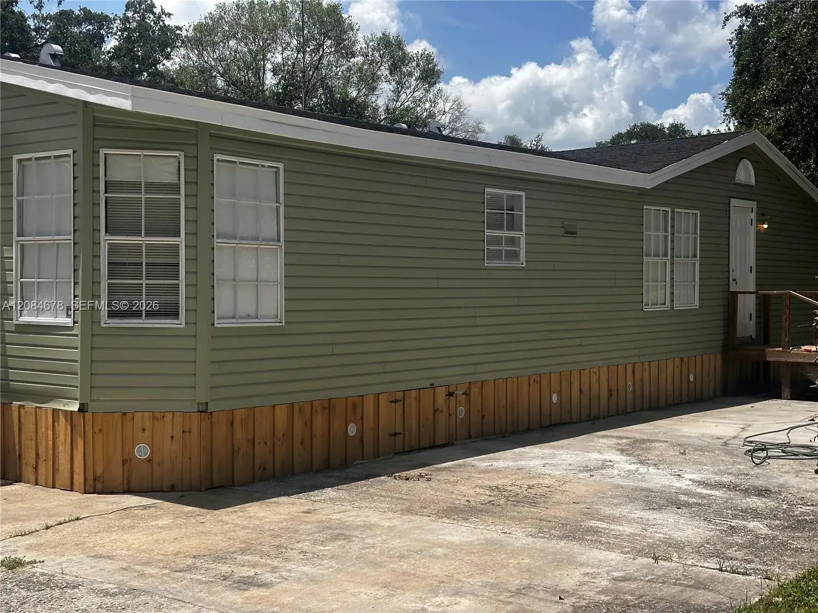 131 Oak DR, Clewiston FL 33440 photo 2