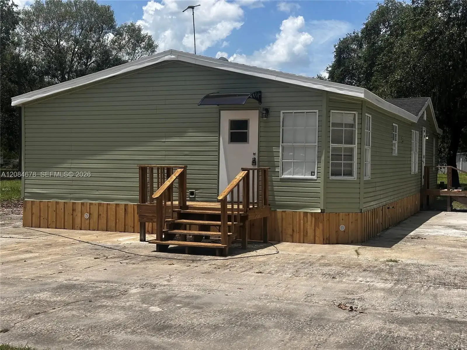 131 Oak DR, Clewiston FL 33440 photo 3