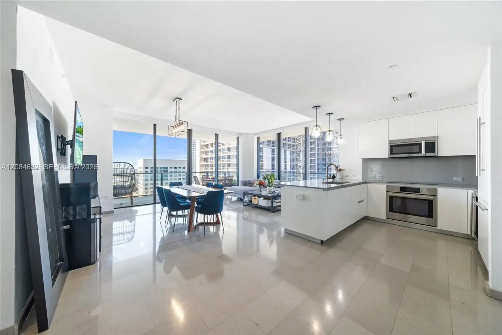 88 SW 7th St # 2312, Miami FL 33130 photo 4