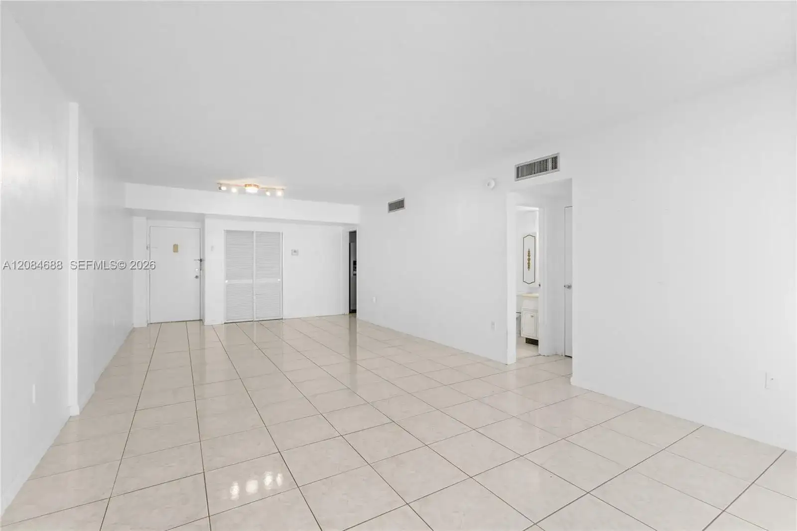 5001 Collins Ave # 5E, Miami Beach FL 33140 photo 3