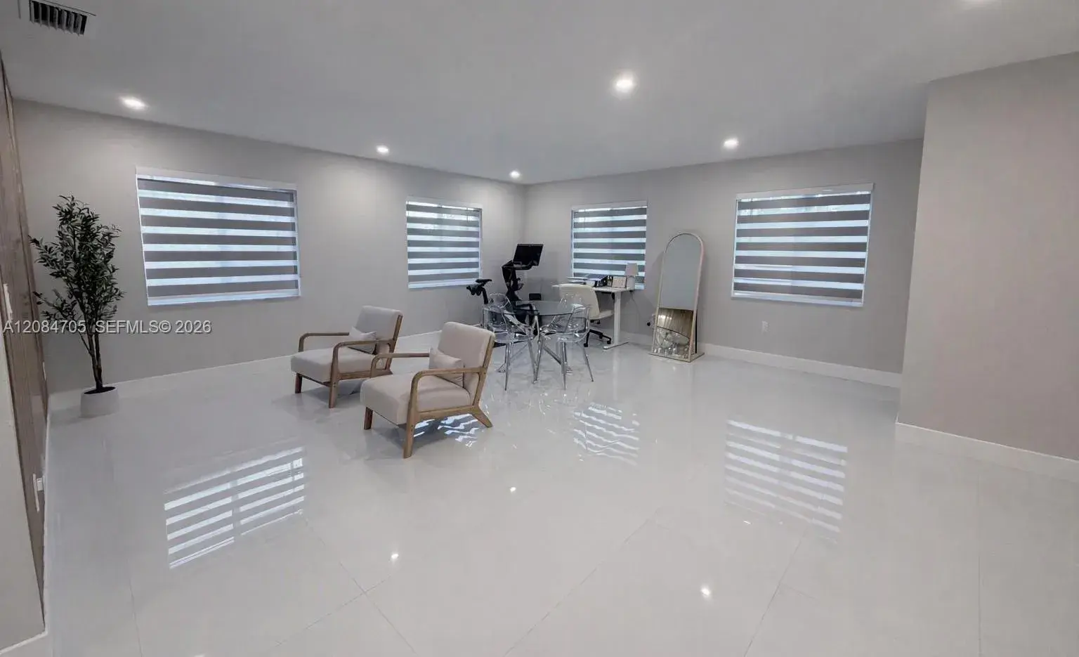 2221 NW 170th St, Miami Gardens FL 33056