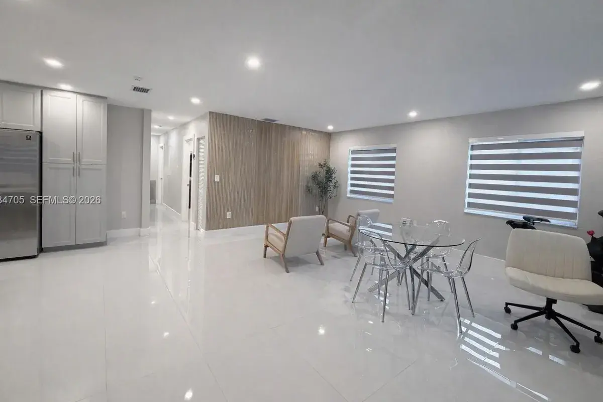 2221 NW 170th St, Miami Gardens FL 33056