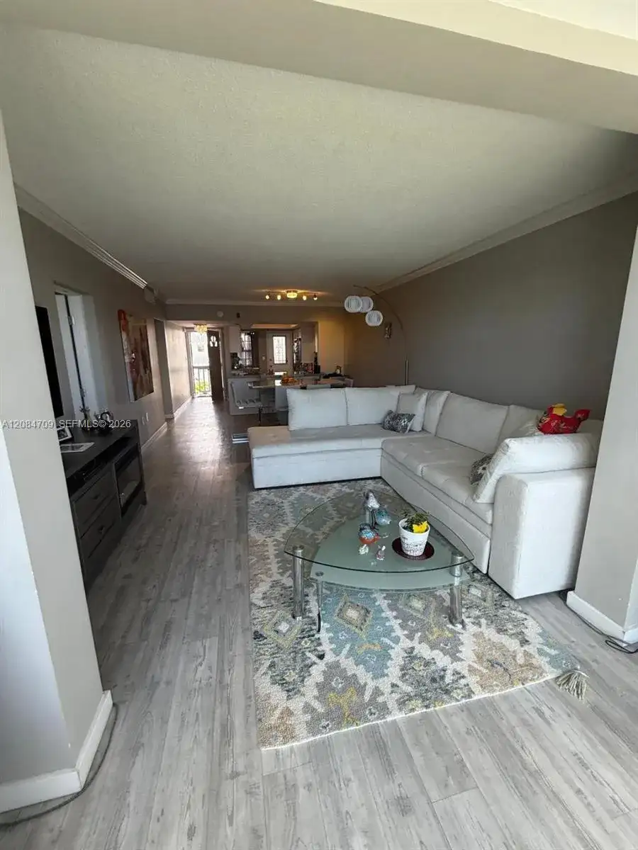 18555 NE 14th Ave # 619, Miami FL 33179 photo 4