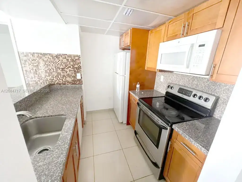 6995 NW 186th St # E211, Hialeah FL 33015 photo 2