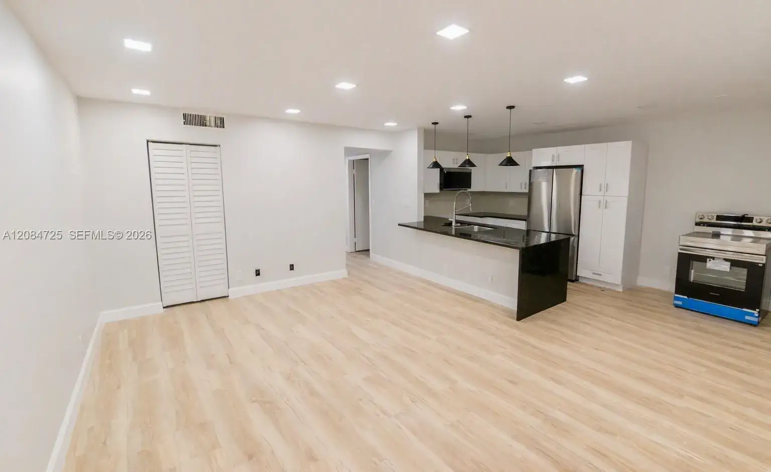 2100 Springdale Blvd # 314, Palm Springs FL 33461