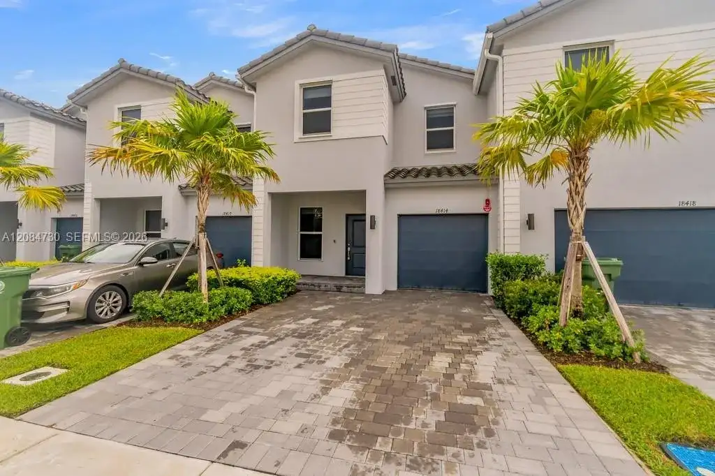 18414 SW 2nd St, Pembroke Pines FL 33029 photo 3