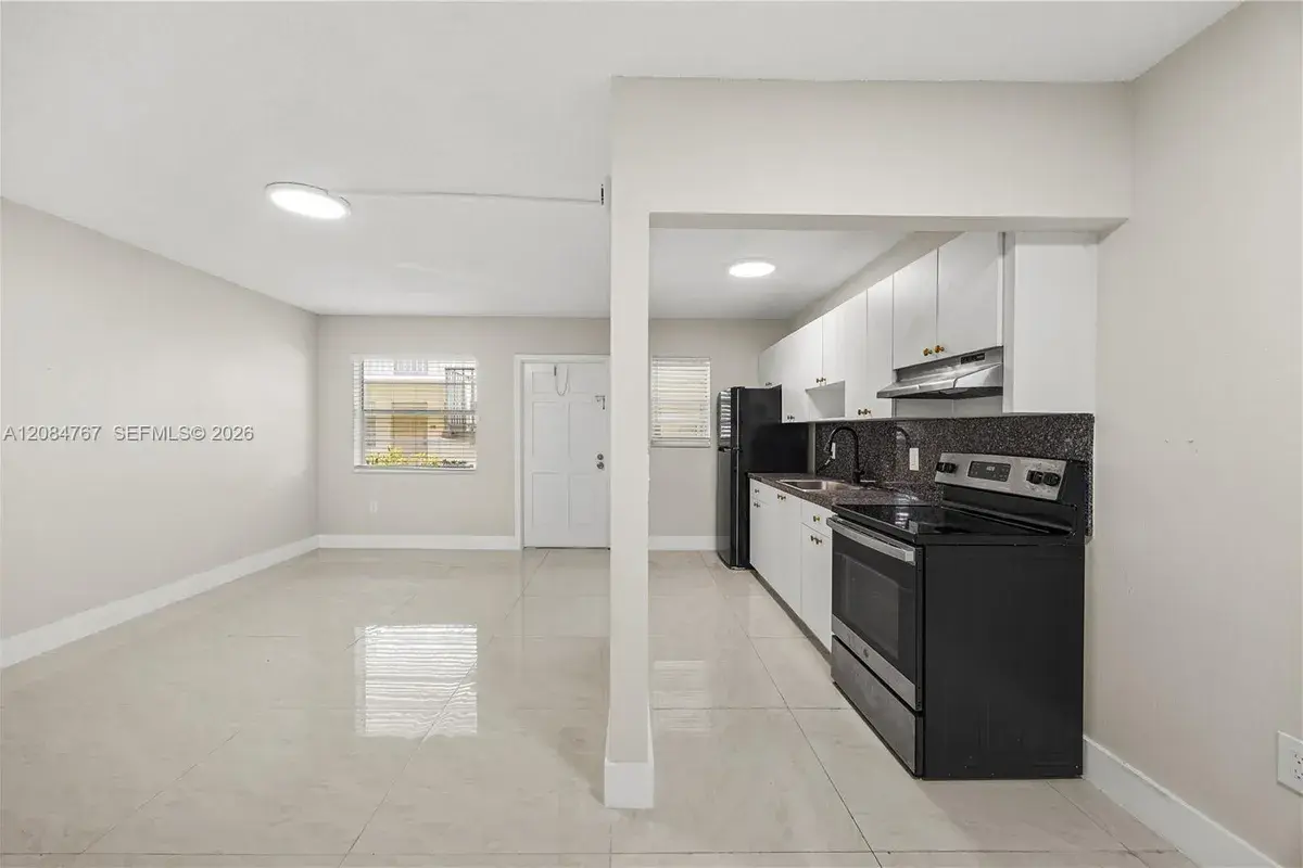 1720 Cleveland St # 111W, Hollywood FL 33020