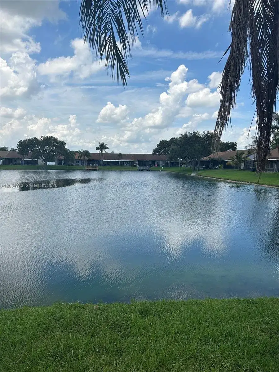 5587 Park Rd, Dania Beach FL 33312