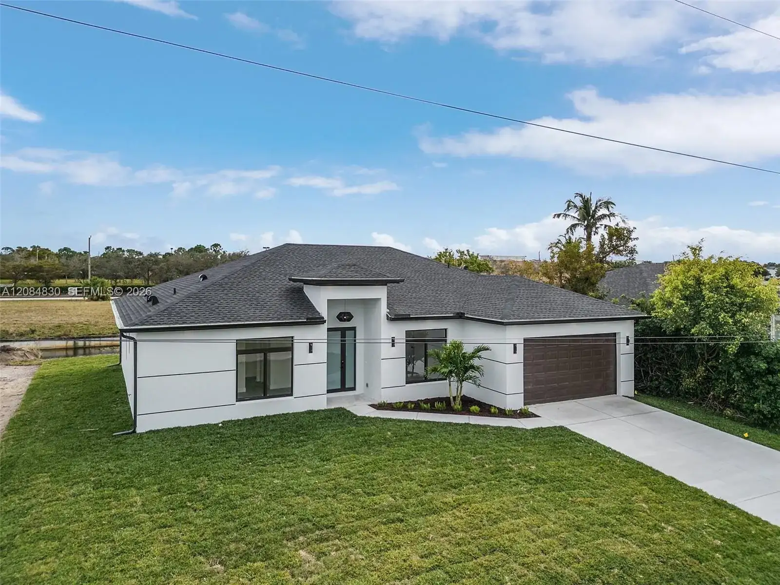 1826 NE 11TH LN, Cape Coral FL 33909 photo 2
