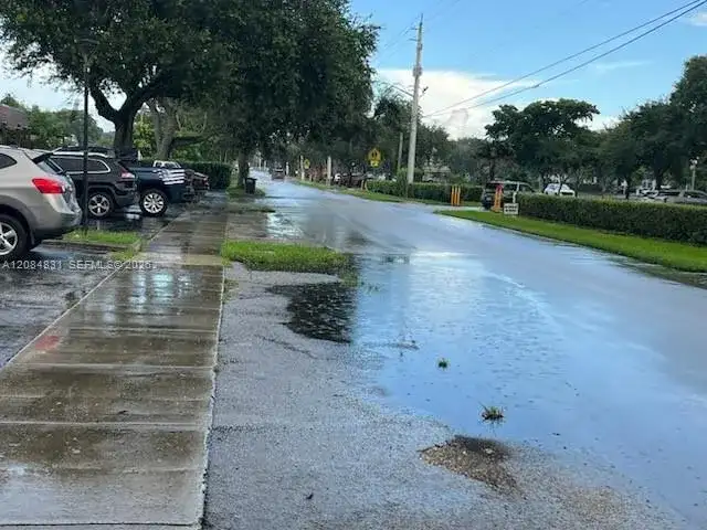 3779 Raleigh St, Hollywood FL 33021 photo 4
