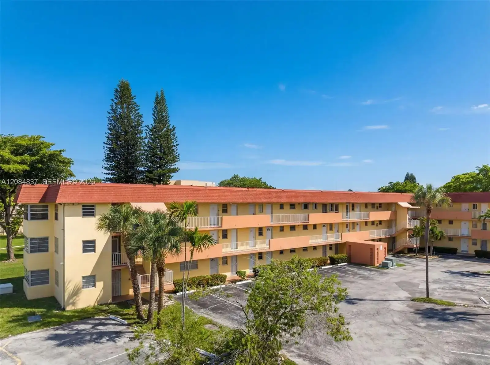 1540 NE 191st St # 145, Miami FL 33179