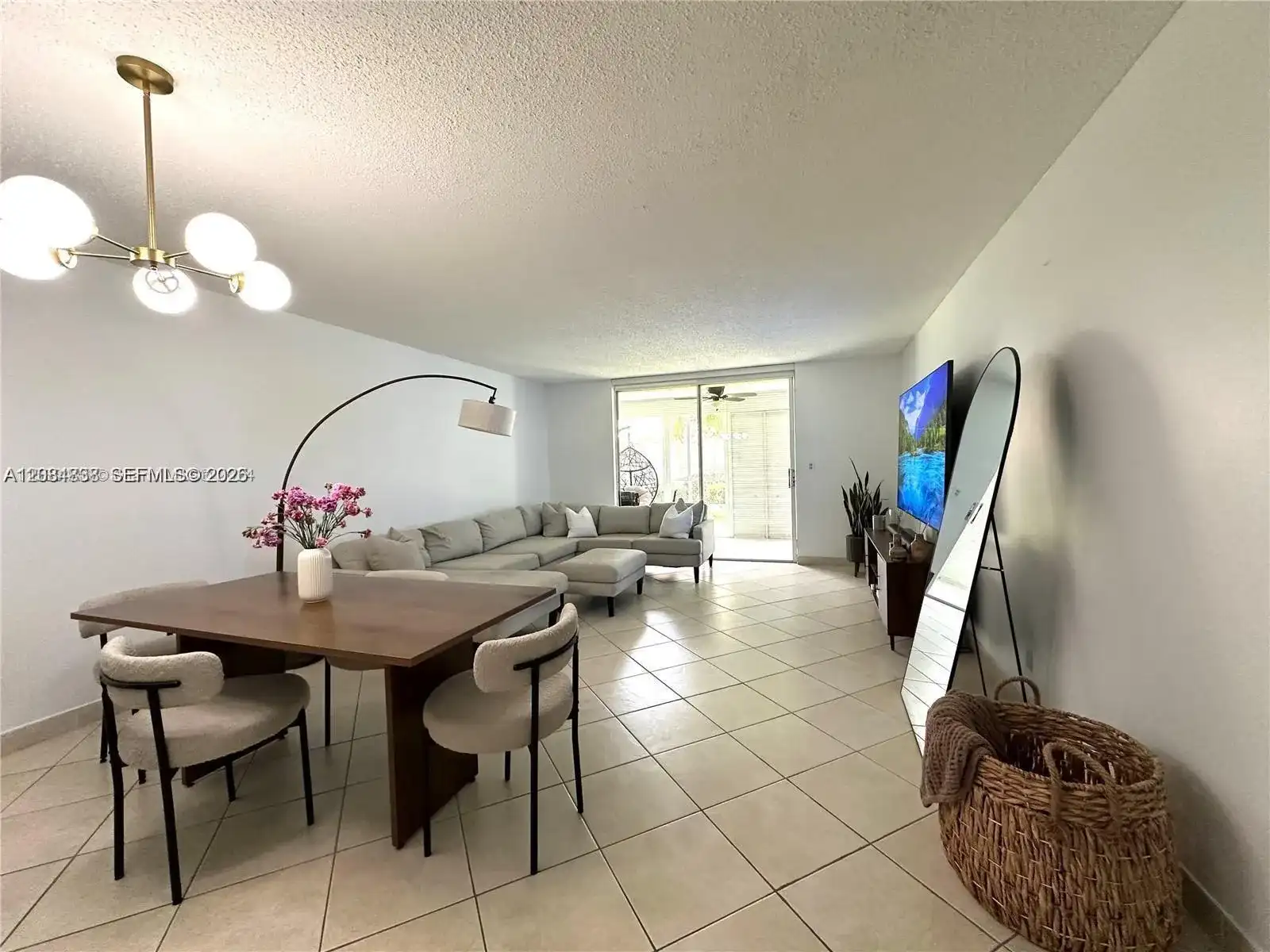 620 NE 12th Ave # 102, Hallandale Beach FL 33009