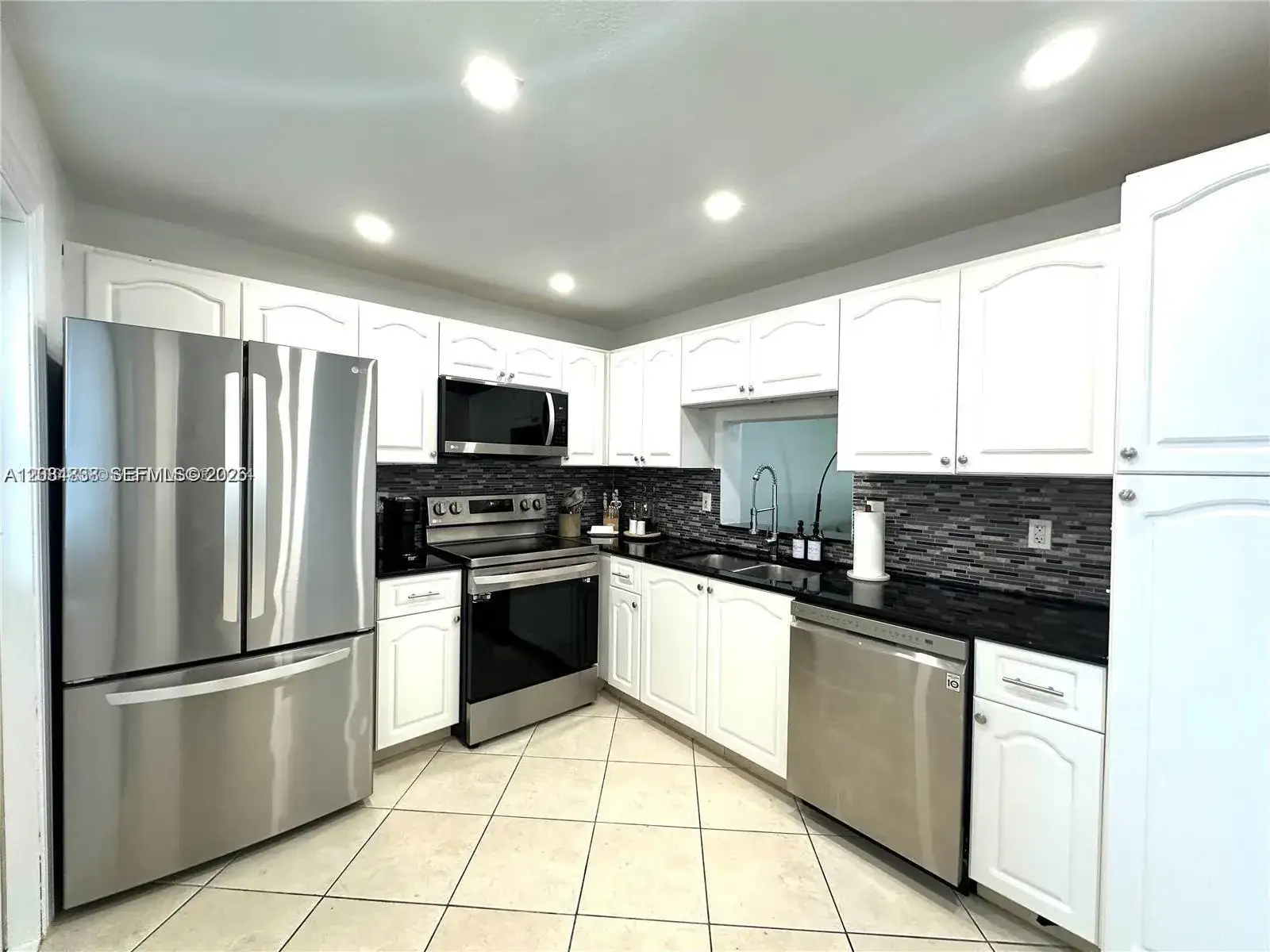 620 NE 12th Ave # 102, Hallandale Beach FL 33009 photo 4