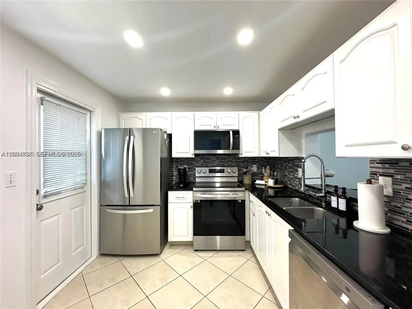 620 NE 12th Ave # 102, Hallandale Beach FL 33009 photo 5