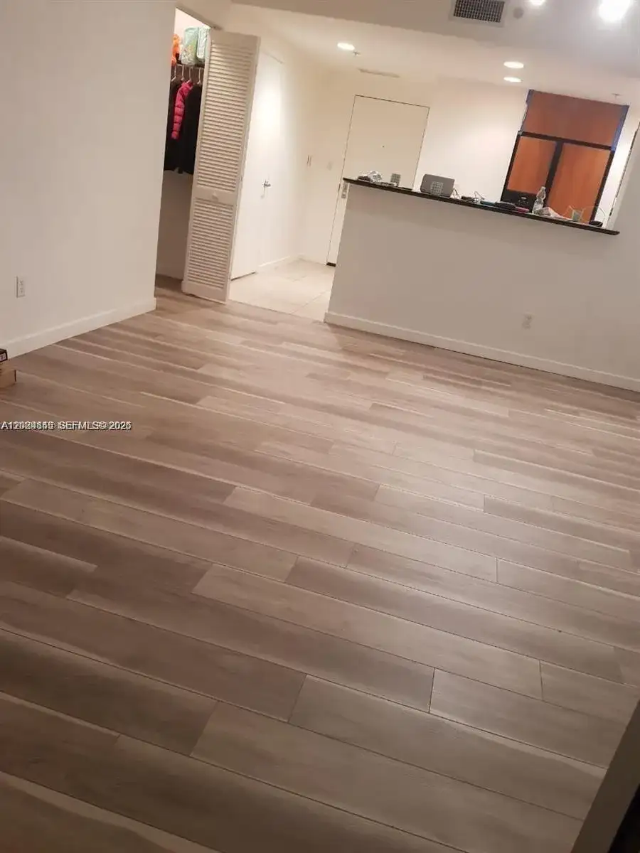 335 S Biscayne Blvd # 2506, Miami FL 33131 photo 5