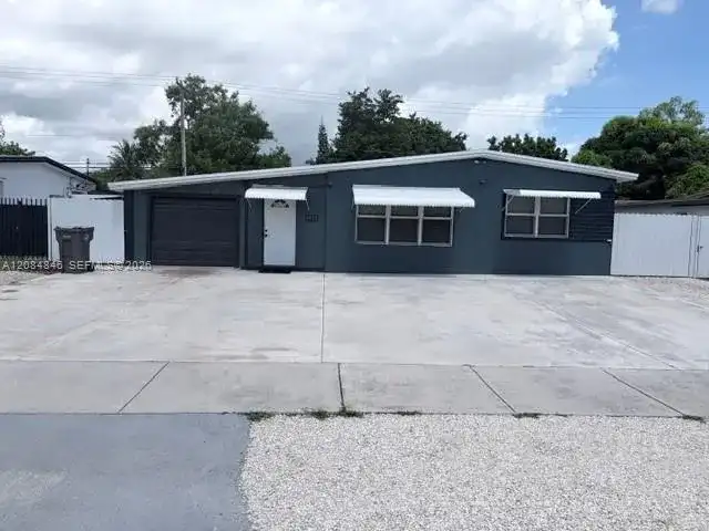 3611 SW 40th St, West Park FL 33023