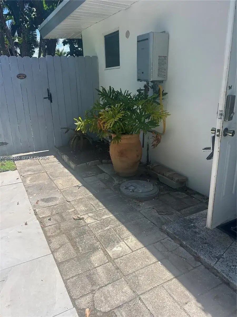 1320 NE 27th Ave # 3, Pompano Beach FL 33062 photo 5