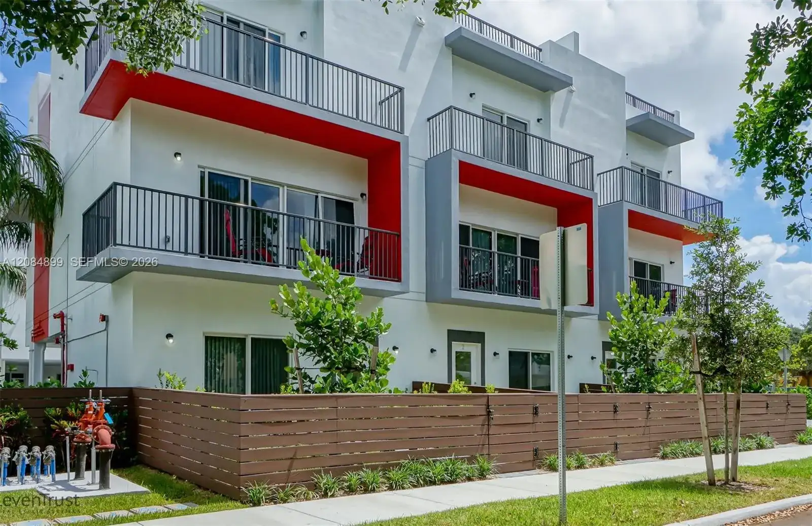 1813 Madison St, Hollywood FL 33020 photo 2