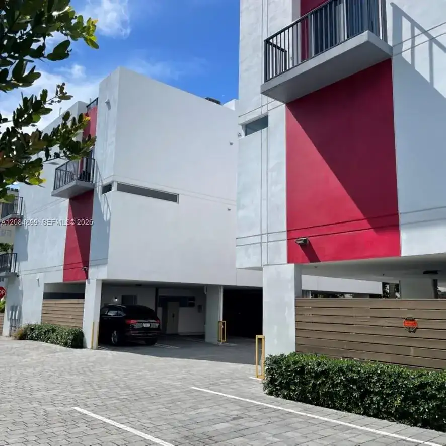 1813 Madison St, Hollywood FL 33020 photo 3