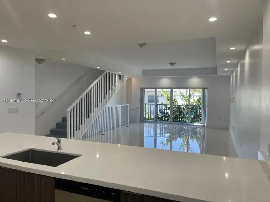 1813 Madison St, Hollywood FL 33020 photo 4