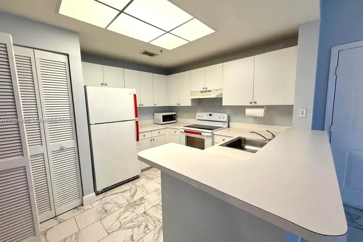 2015 SE 10th Ave # 127, Fort Lauderdale FL 33316