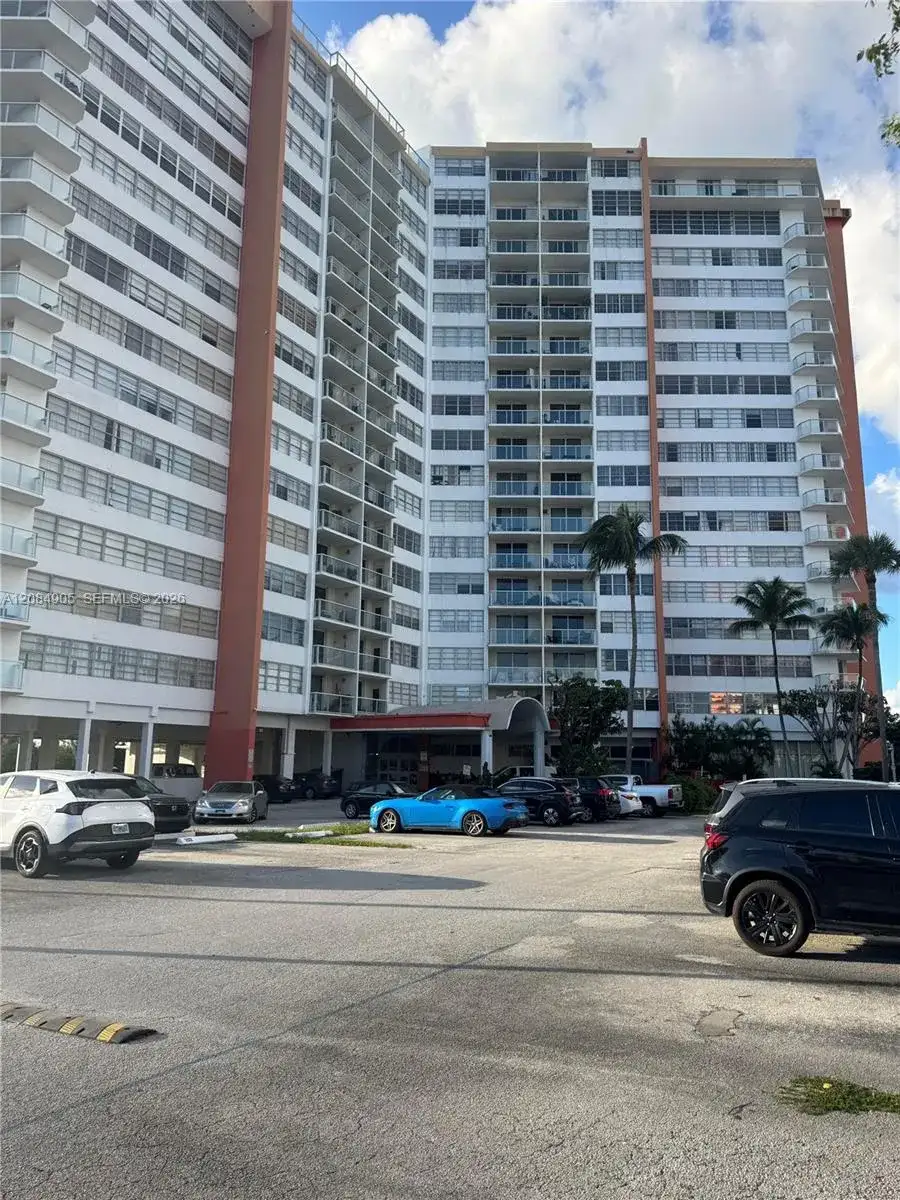 1301 NE Miami Gardens Dr # 515W, Miami FL 33179 photo 2