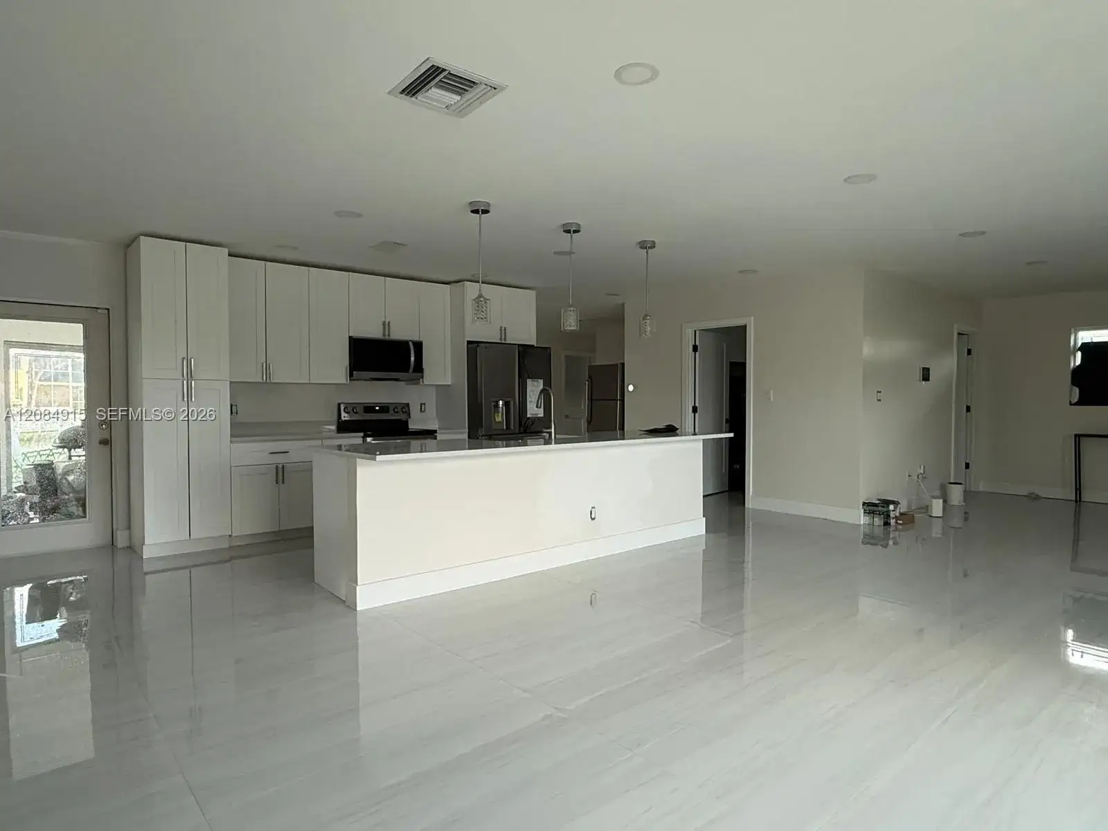 9606 NW 80th St, Tamarac FL 33321