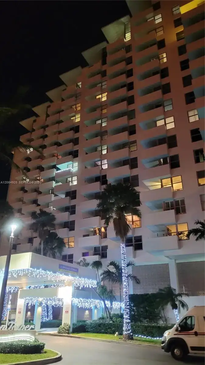 2899 Collins Ave # 606, Miami Beach FL 33140 photo 3