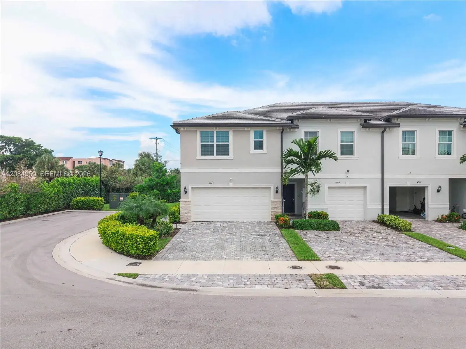 2905 Olivia Ave, Lauderdale Lakes FL 33311 photo 4