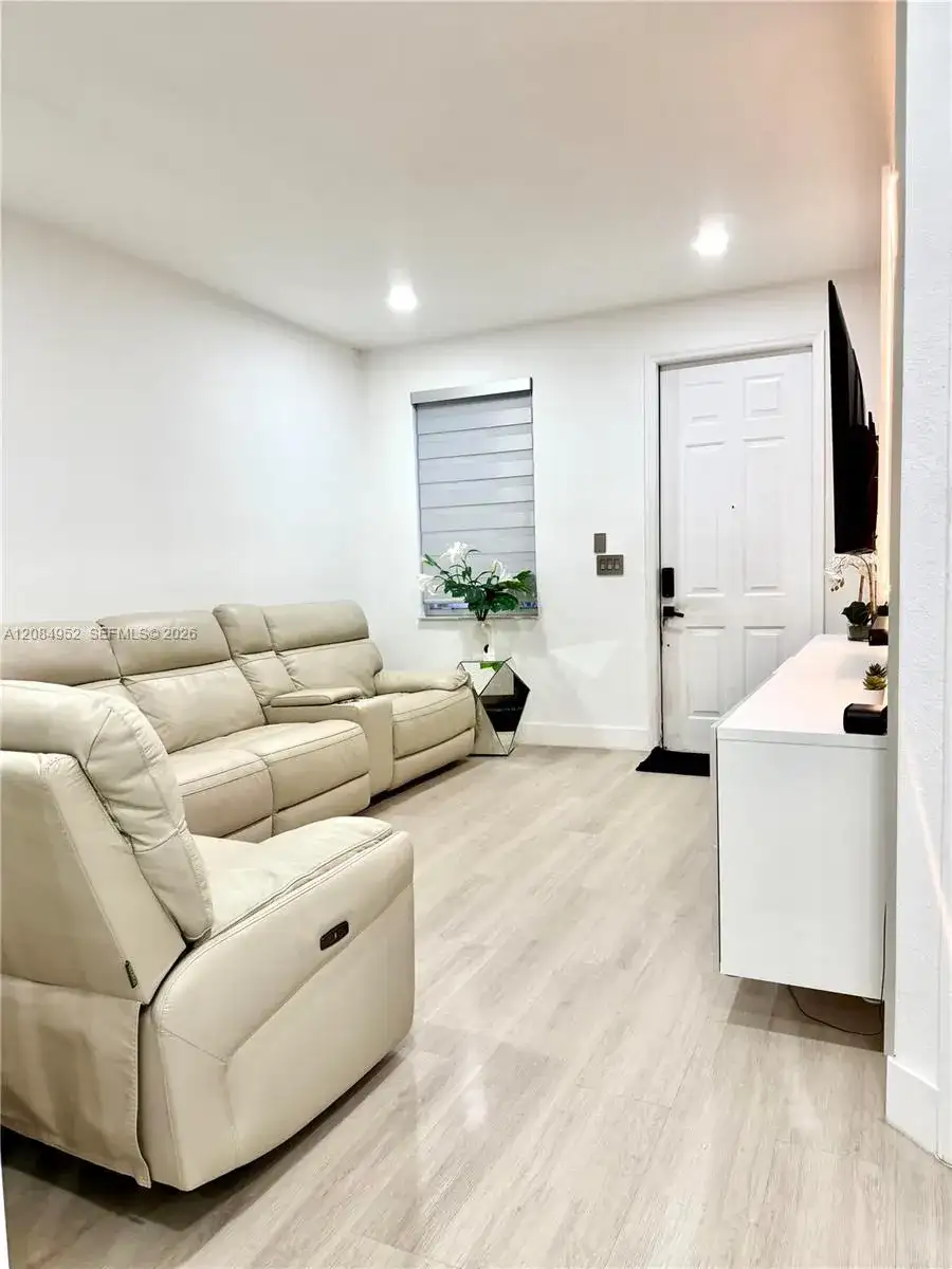 7796 NW 114th Pl, Doral FL 33178 photo 5