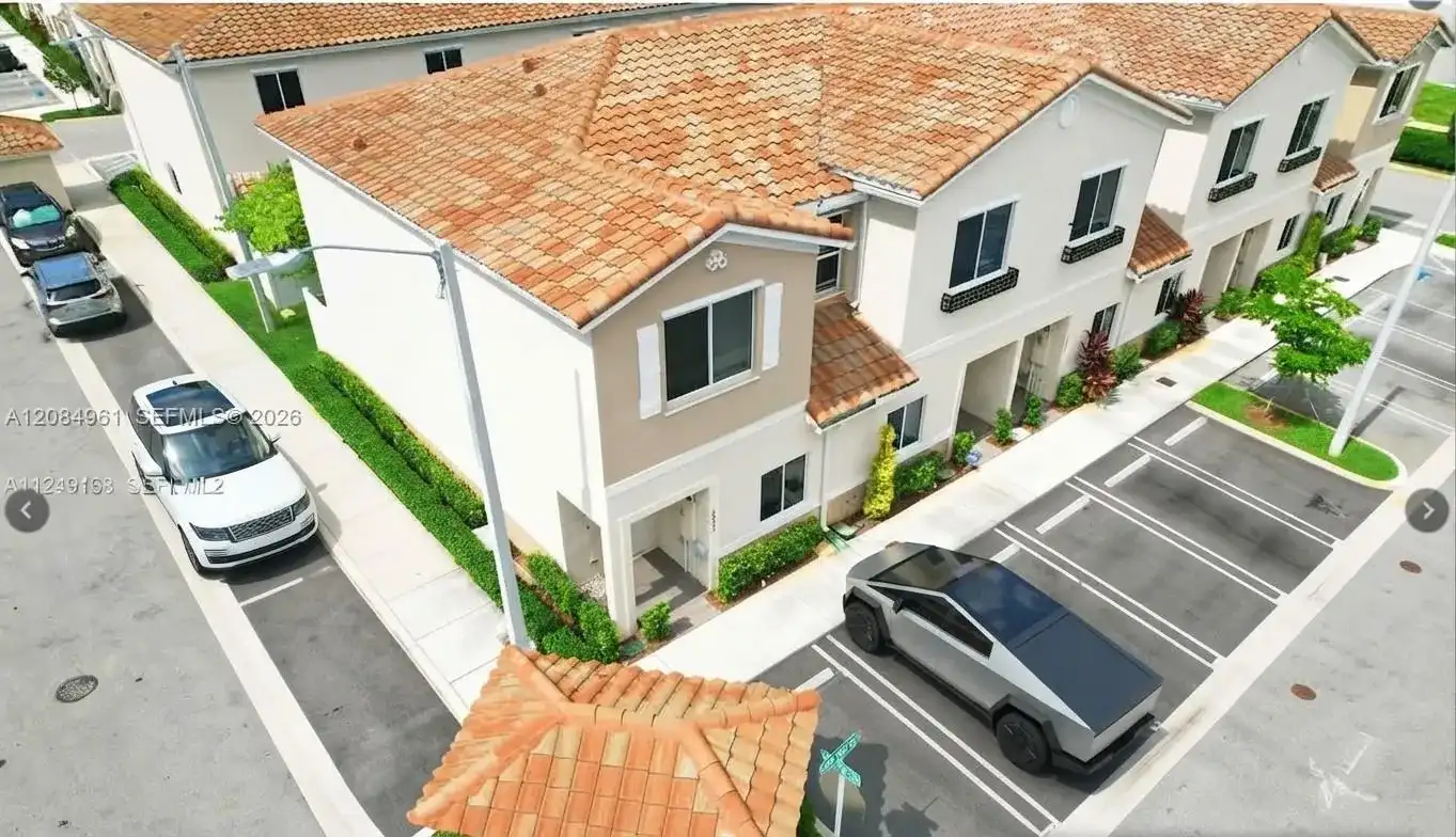 2823 NW 181st St, Miami Gardens FL 33056
