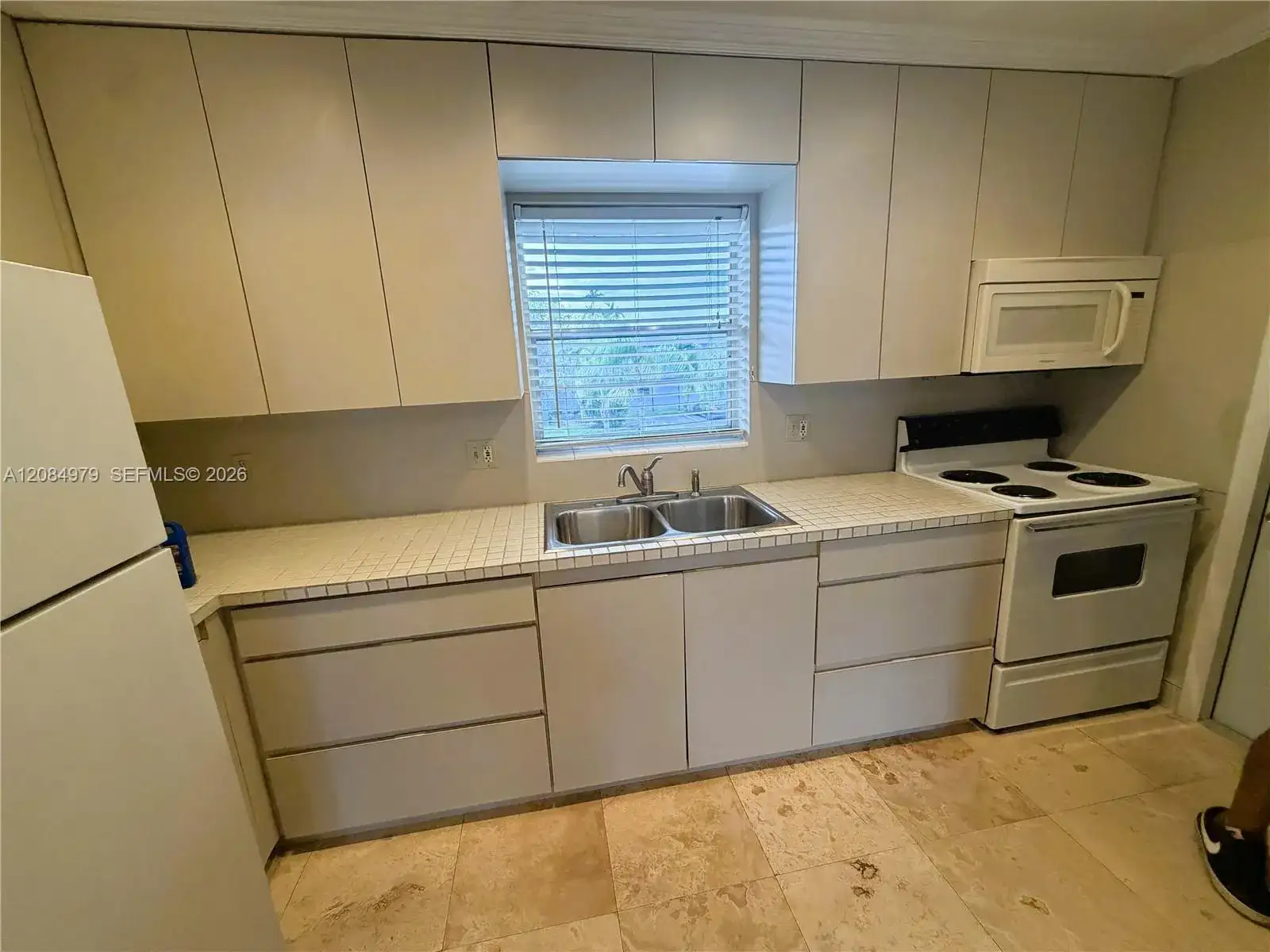 7550 SW 82nd St # F204, Miami FL 33143 photo 4