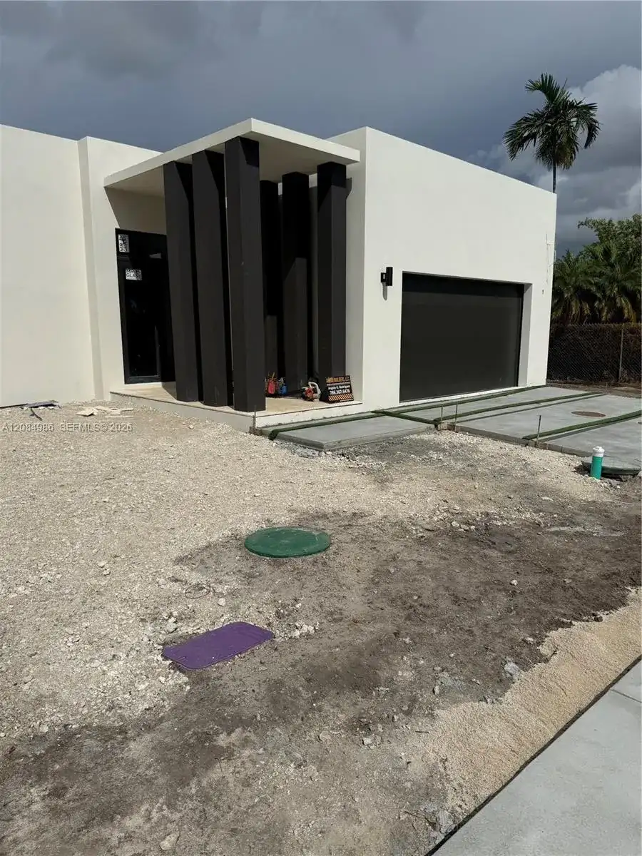 2920 SW 104th Ct, Miami FL 33165 photo 2
