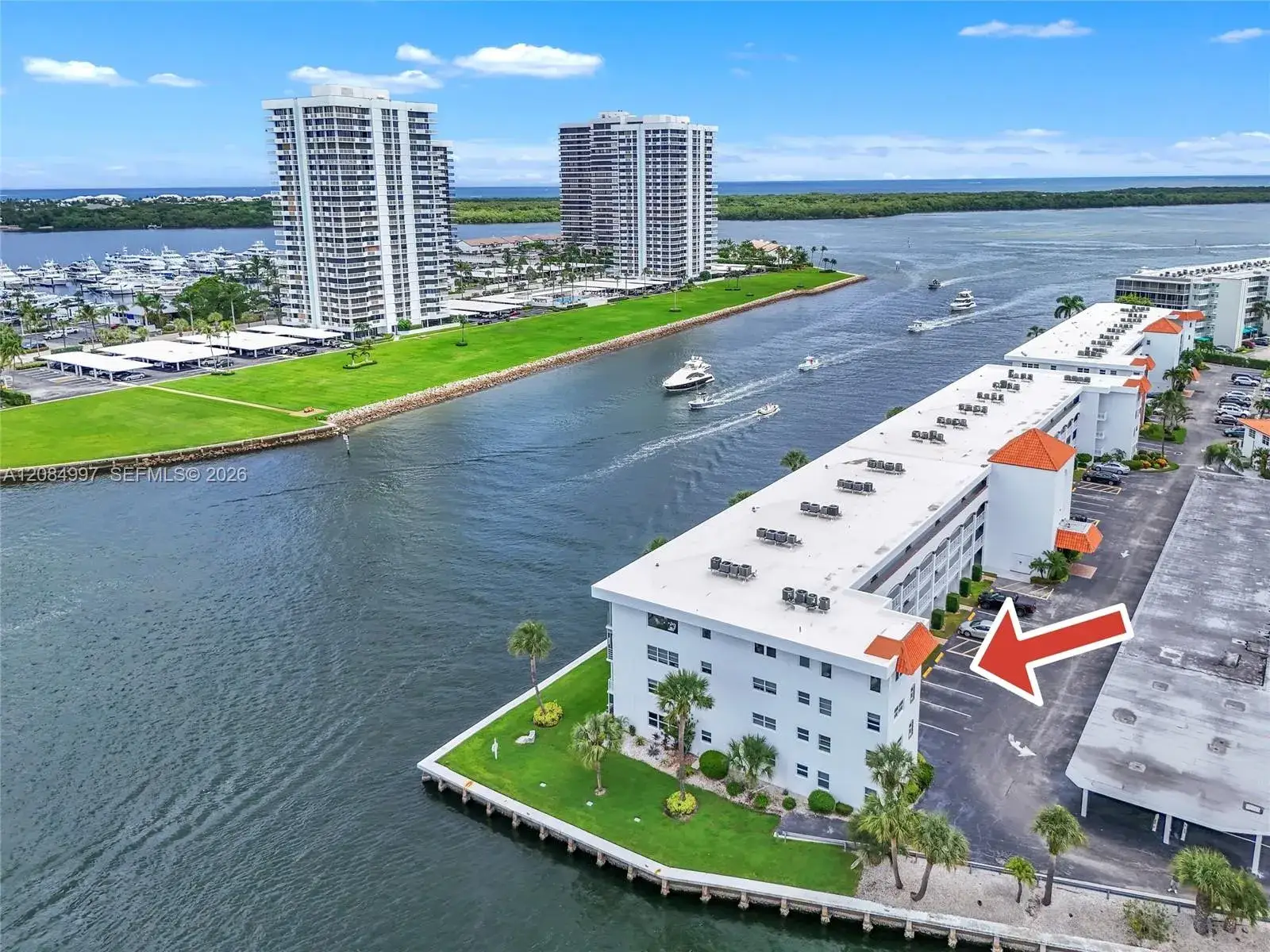 20 Yacht Club Dr # 103, North Palm Beach FL 33408