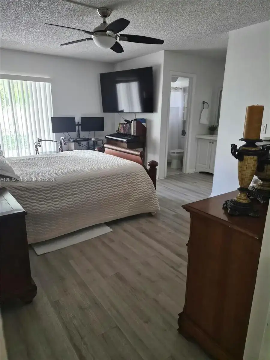 1480 W 46th St # 210, Hialeah FL 33012 photo 2