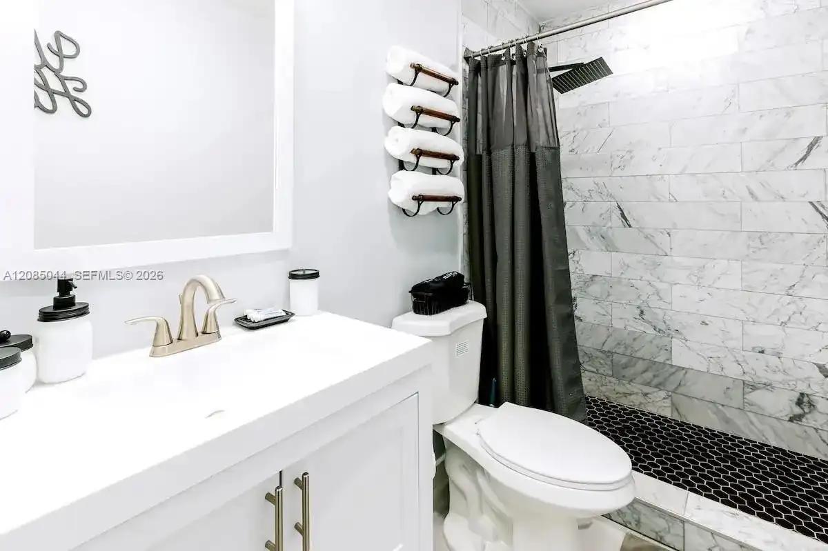 1647 NW 29th Ave # 1, Miami FL 33125 photo 4