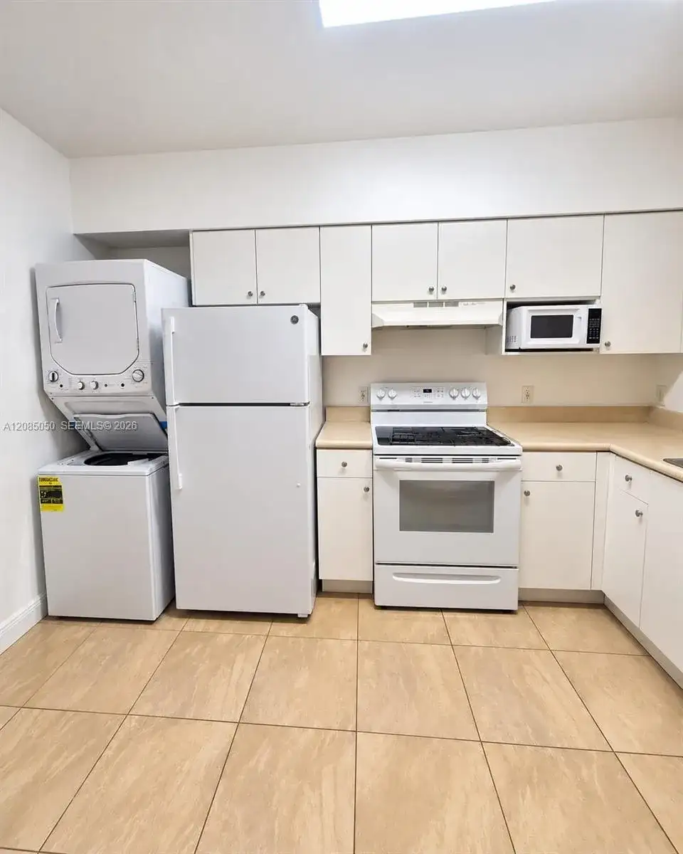 5091 NW 7th St # 705, Miami FL 33126 photo 5