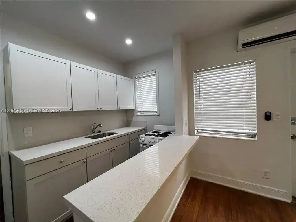 1557 Euclid Ave # 6, Miami Beach FL 33139 photo 4