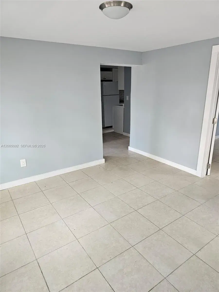 807 SW 4th St, Fort Lauderdale FL 33312