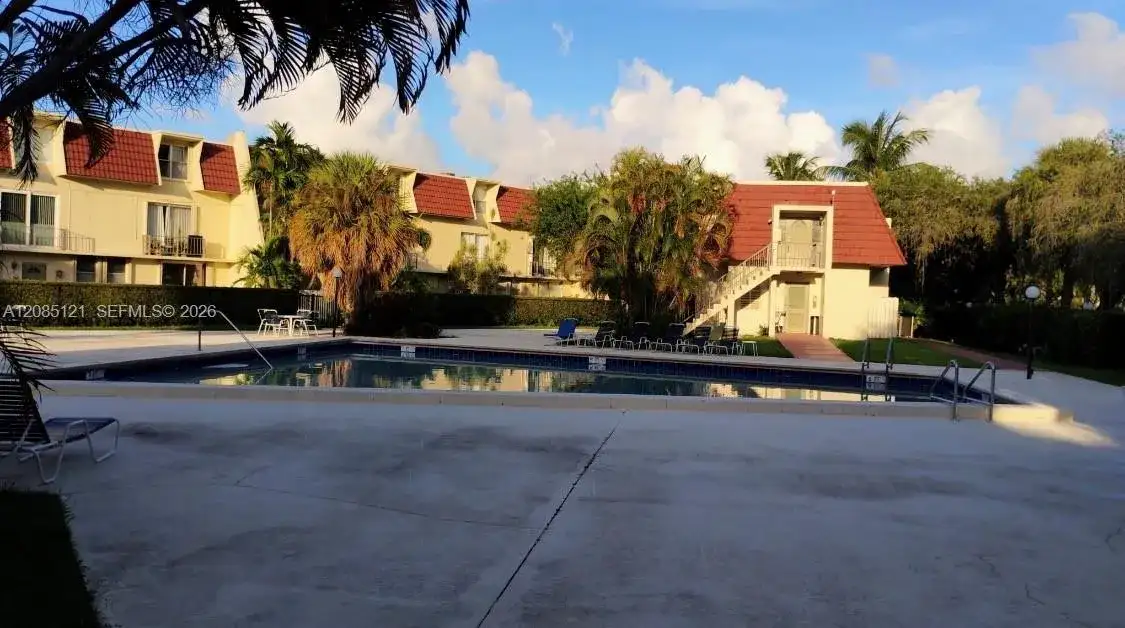 1655 NE 115th St # 12B, Miami FL 33181 photo 2