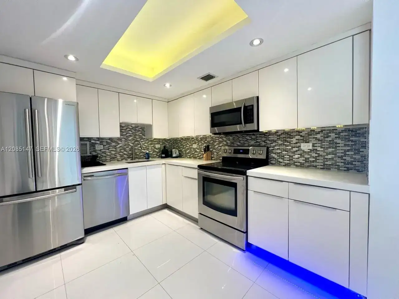 5555 Collins Ave # 9Y, Miami Beach FL 33140 photo 2