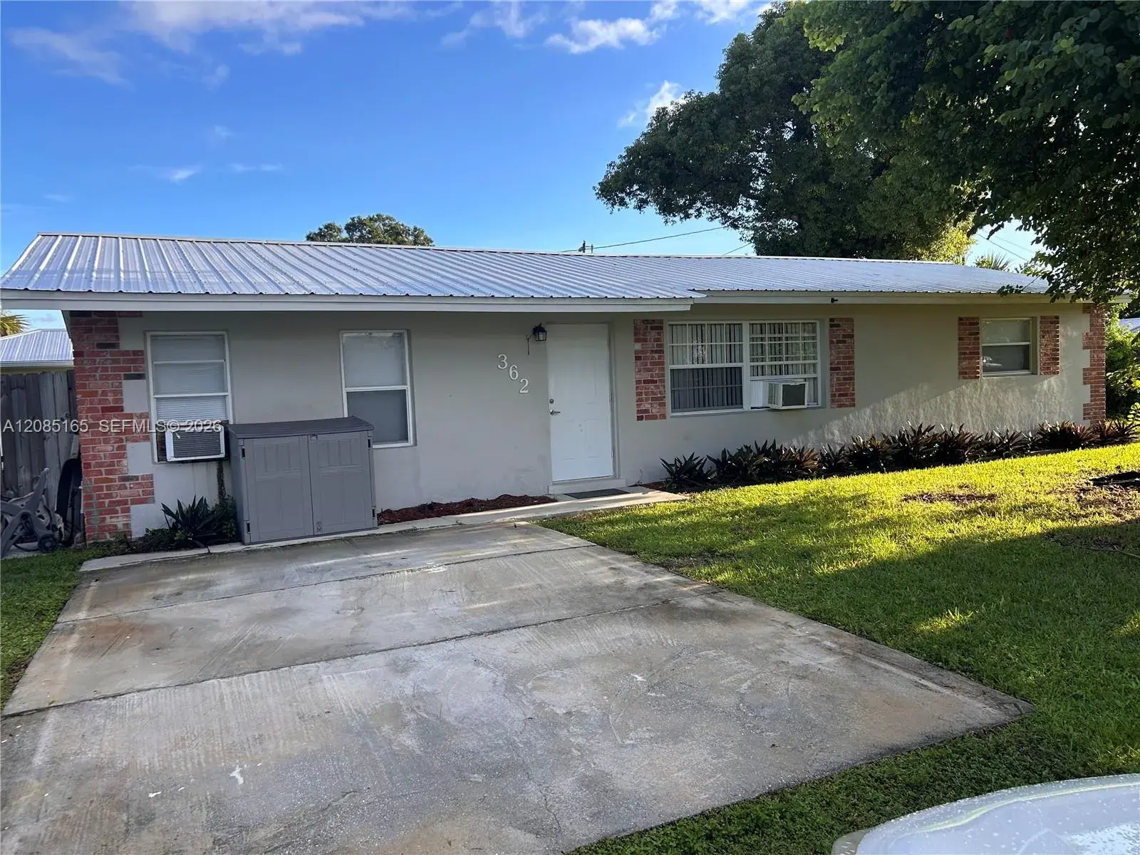 3 bedroom 2 bath Residential for sale at 362 Park Lane Dr, North Fort Myers FL 33917