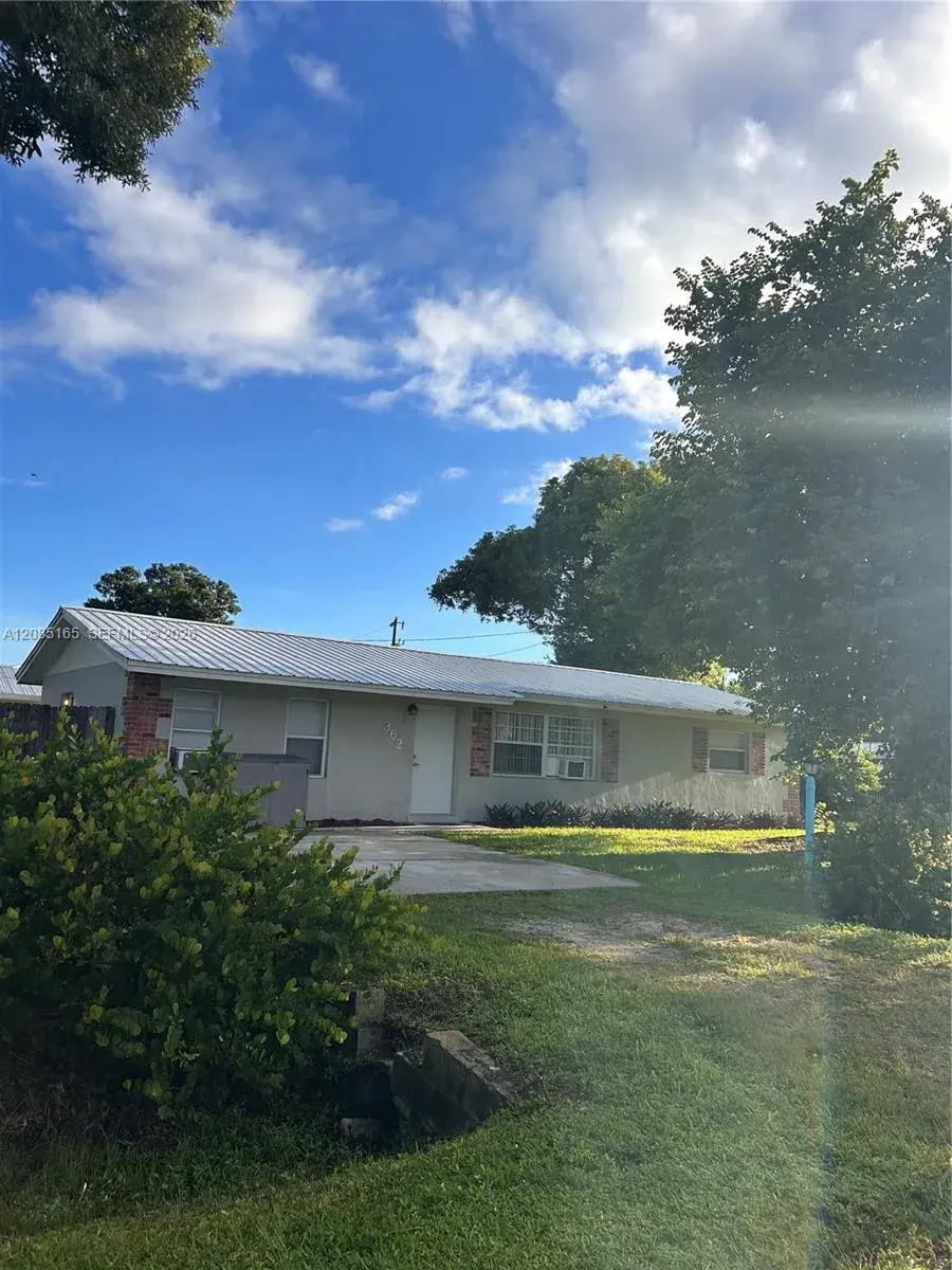 362 Park Lane Dr, North Fort Myers FL 33917