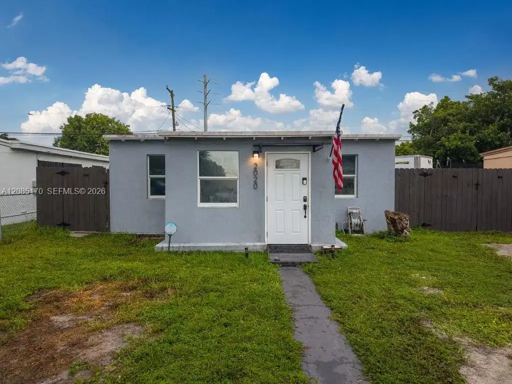 2020 Rutland St, Opa-Locka FL 33054 photo 2