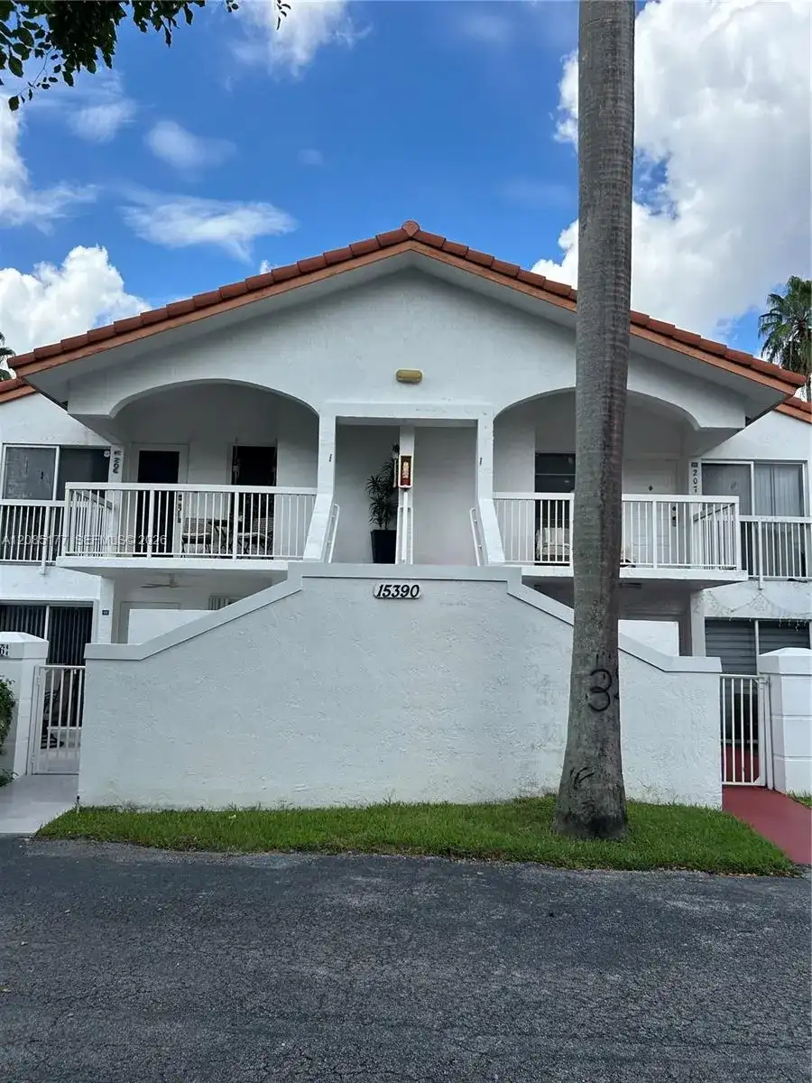 15390 SW 76 Terr # 207, Miami FL 33193 photo 4